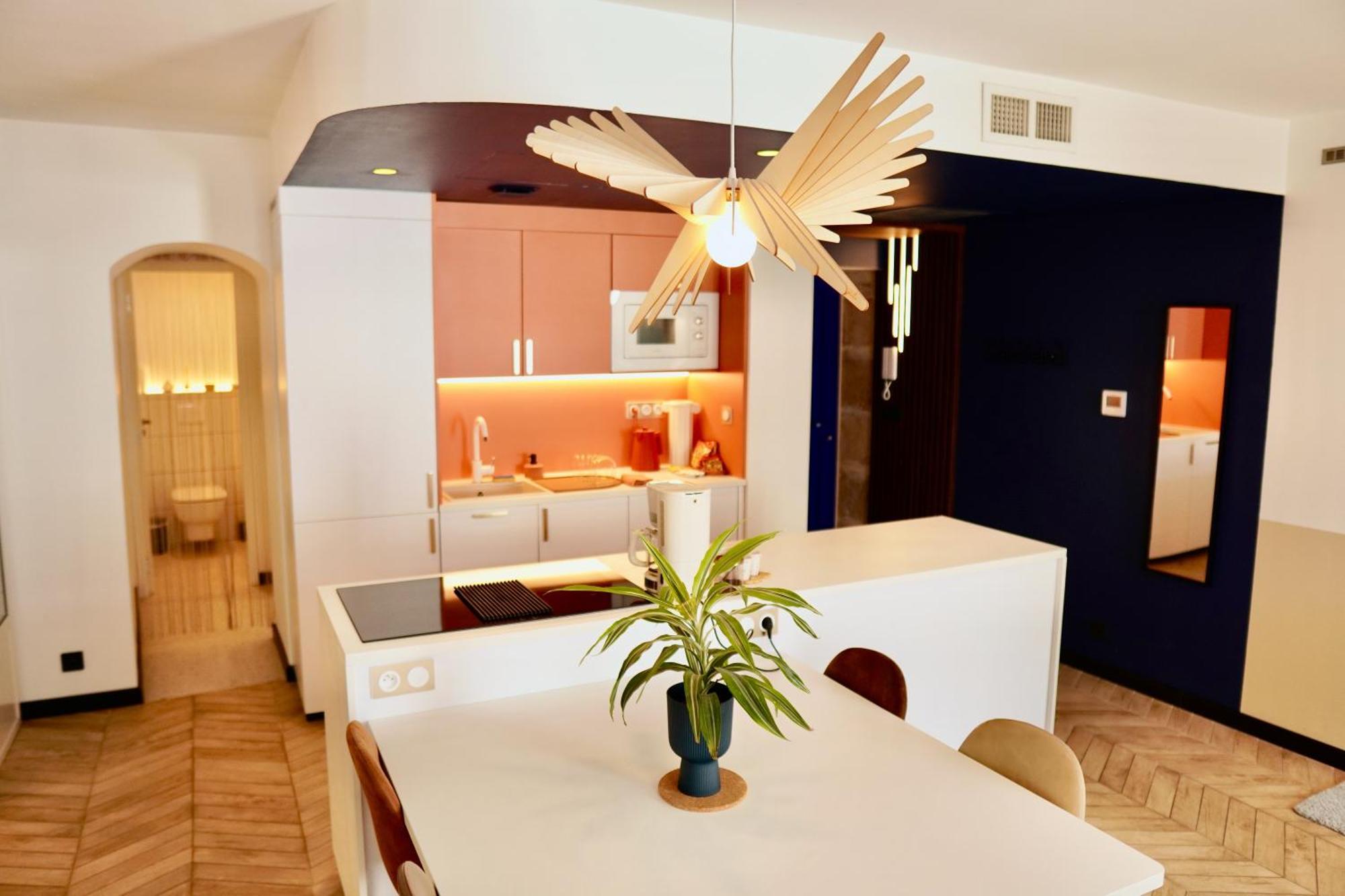 Roma Divine Home Cinema Et Jardin Νιμ Εξωτερικό φωτογραφία